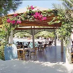 Meltemi Village Perissa (Santorini)