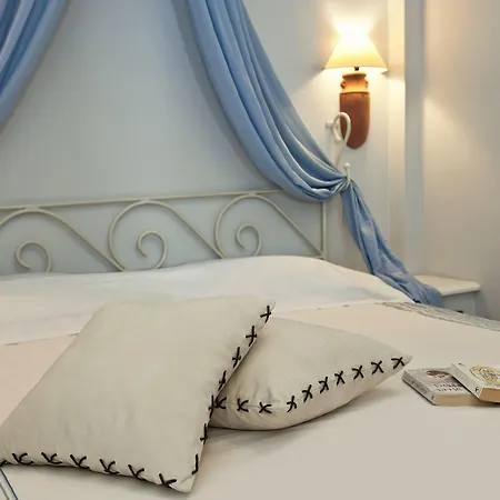 Meltemi Village Hotel Perissa (Santorini)
