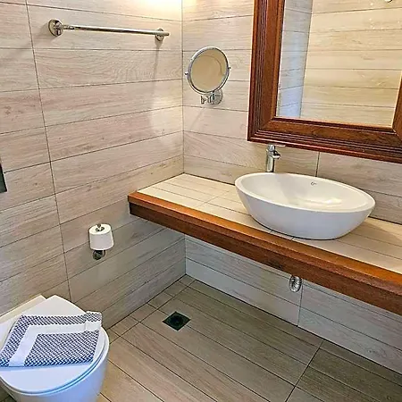 Meltemi Village 4* Perissa (Santorini)