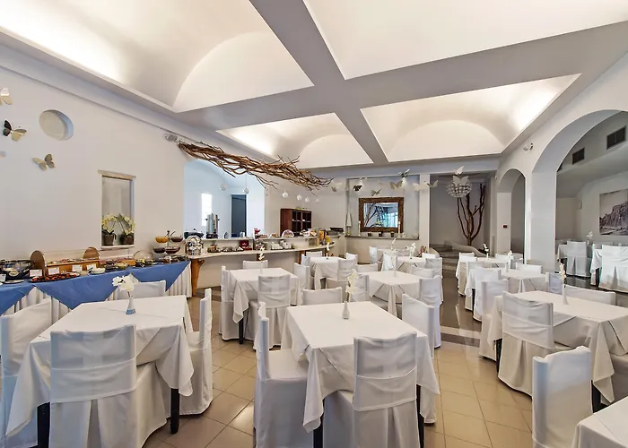 Ξενοδοχείο Meltemi Village 4*