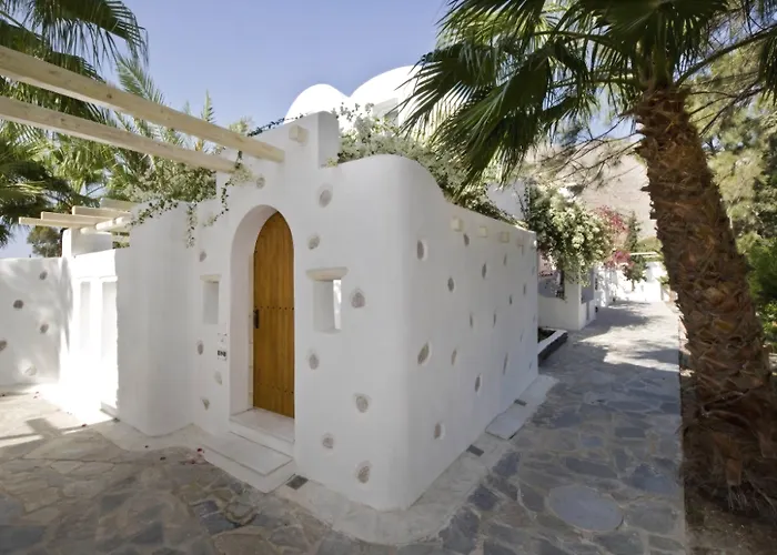 Meltemi Village Hotel Perissa (Santorini)