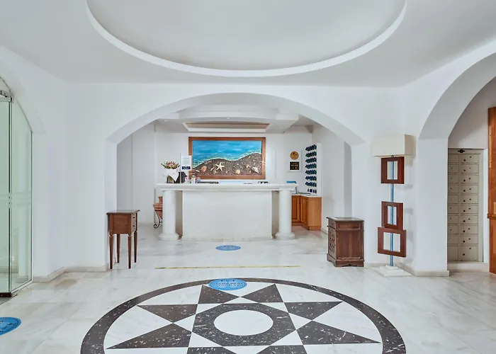 Meltemi Village Perissa (Santorini)