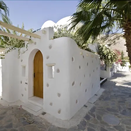 Meltemi Village Hotel Perissa (Santorini)