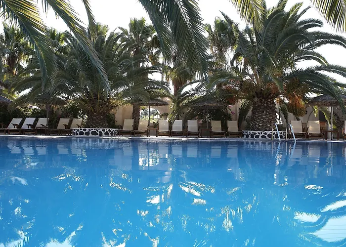 Meltemi Village Hotel Perissa (Santorini)