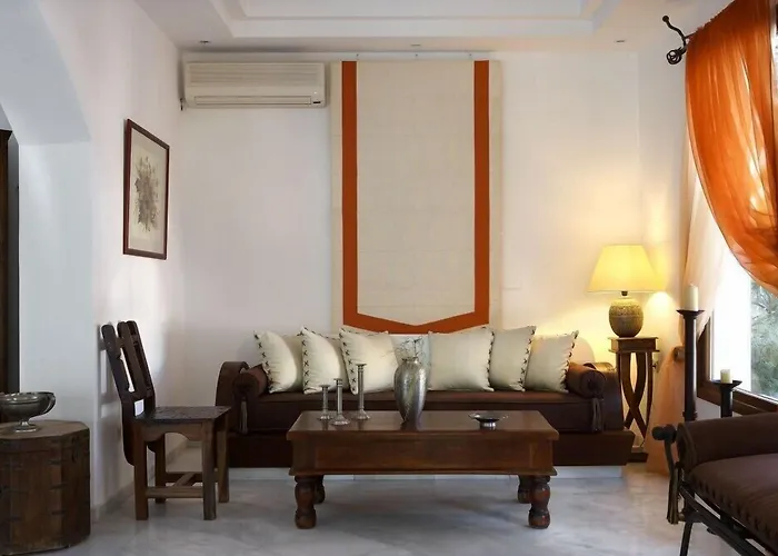 Meltemi Village Hotel Perissa (Santorini)