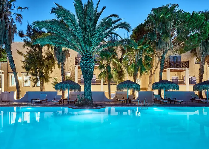 Meltemi Village 4* Perissa (Santorini)